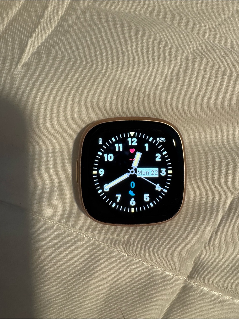 fitbit Versa 4 Rose GoldSmartwatch with Assorted Bands and Cases - Picture 4 of 5